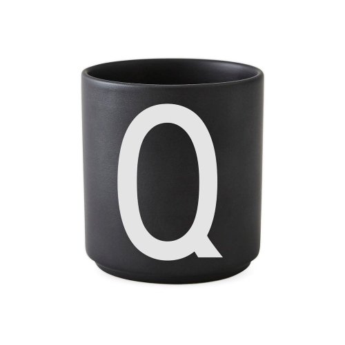 Cană din porțelan Design Letters Alphabet Q, 250 ml, negru